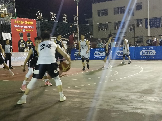 CBA盘口与数据深度__今日CBA盘口分析·大小分策略·球队档案篮球比赛规则全面解析：从基础到最新规则一网打尽