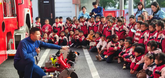 筑牢校园“防火墙” 护航平安成长路