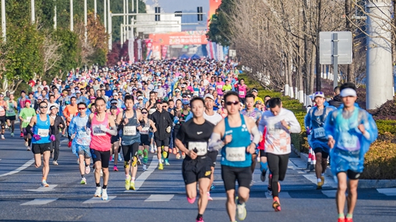 山水为证，热血开跑！2025黄山马拉松万名跑者解锁黄山绝美赛道